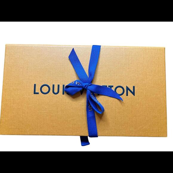 LOUIS VUITTON Box 10x5.5 - Picture 2 of 6